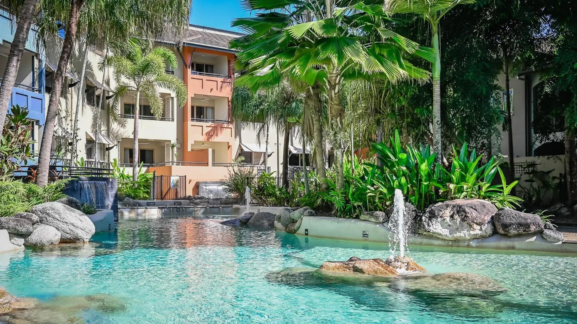 Tropical Gardens - Resort 9 Pools Free Parking Cairns 0*,  Australia