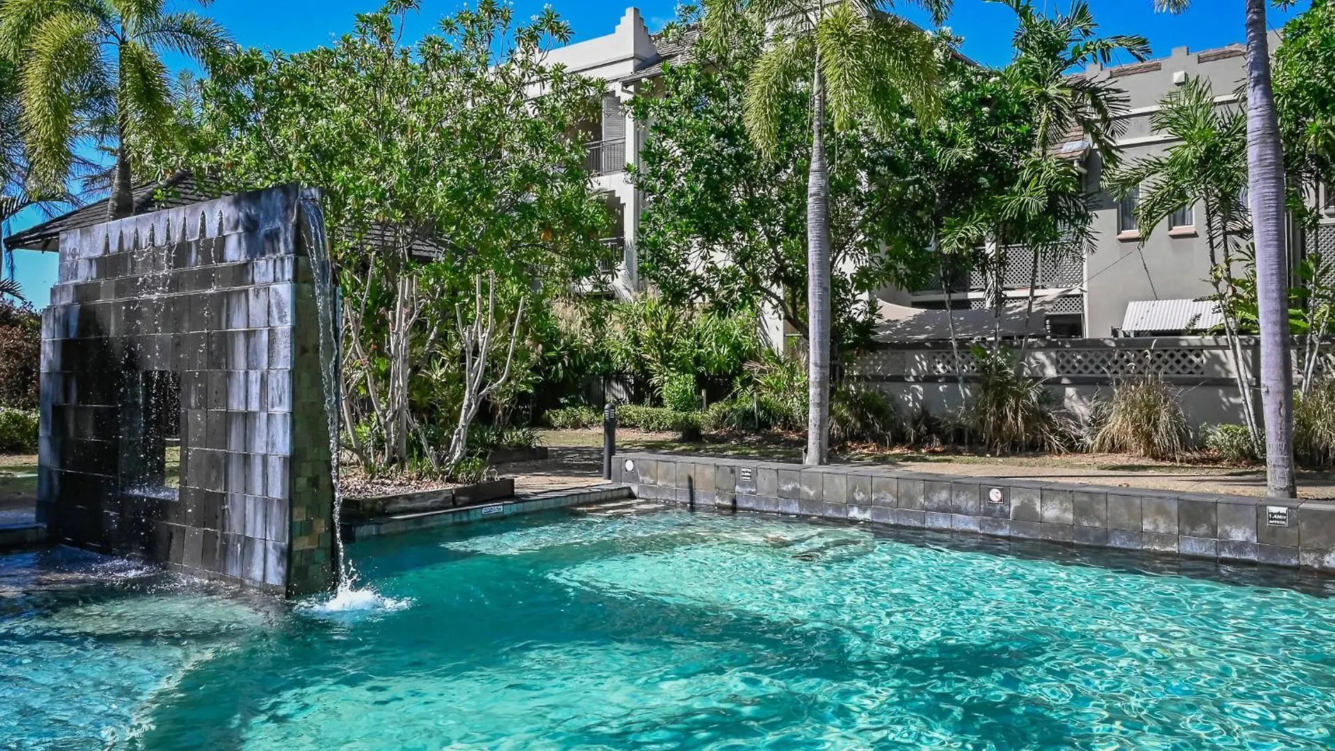 Tropical Gardens - Resort 9 Pools Free Parking Cairns 0*,  Australia