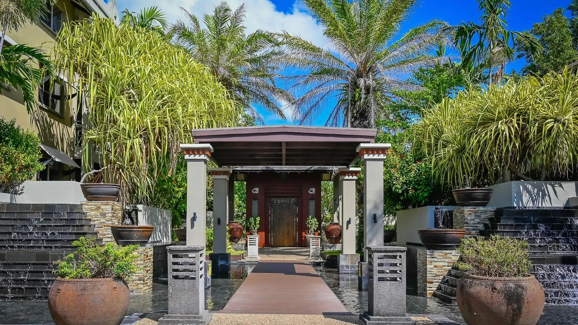 公寓 Tropical Gardens - Resort 9 Pools Free Parking 凱恩斯 澳大利亚